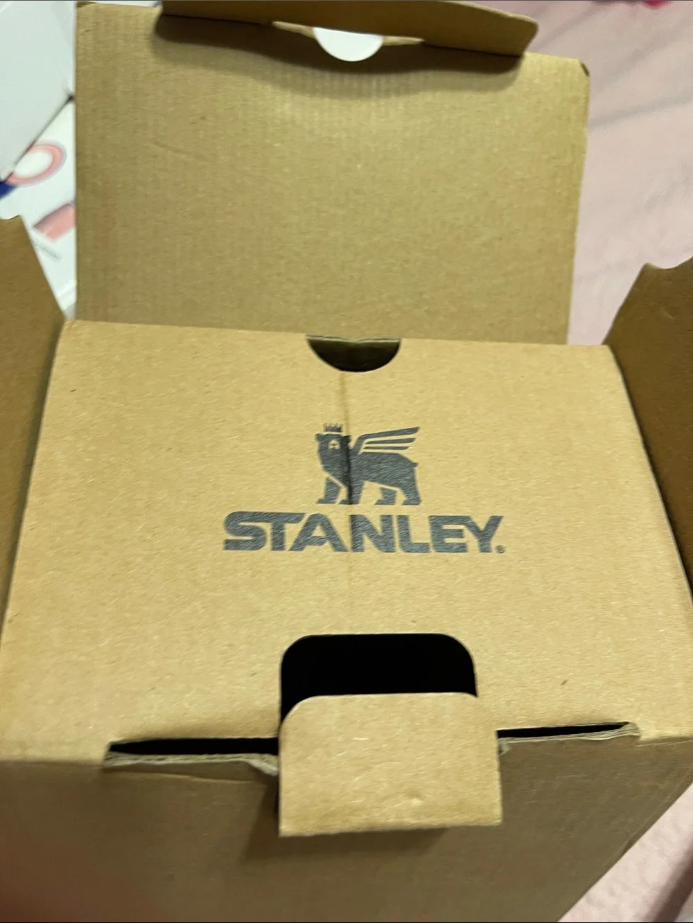 Stanley White & Light Gray Marble Quench Tumbler with Handle - Picture 5 of 5